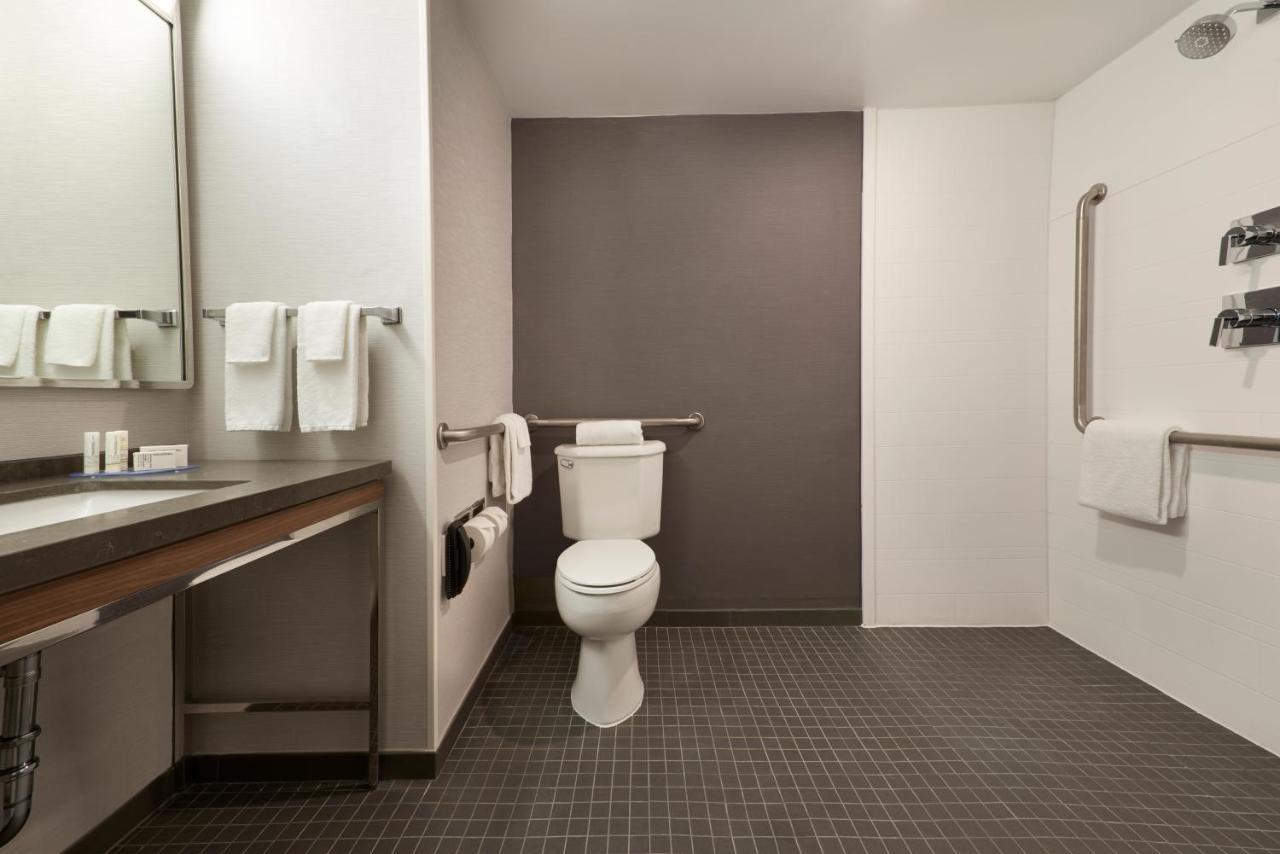 Courtyard By Marriott Toronto Mississauga/Meadowvale Otel Dış mekan fotoğraf