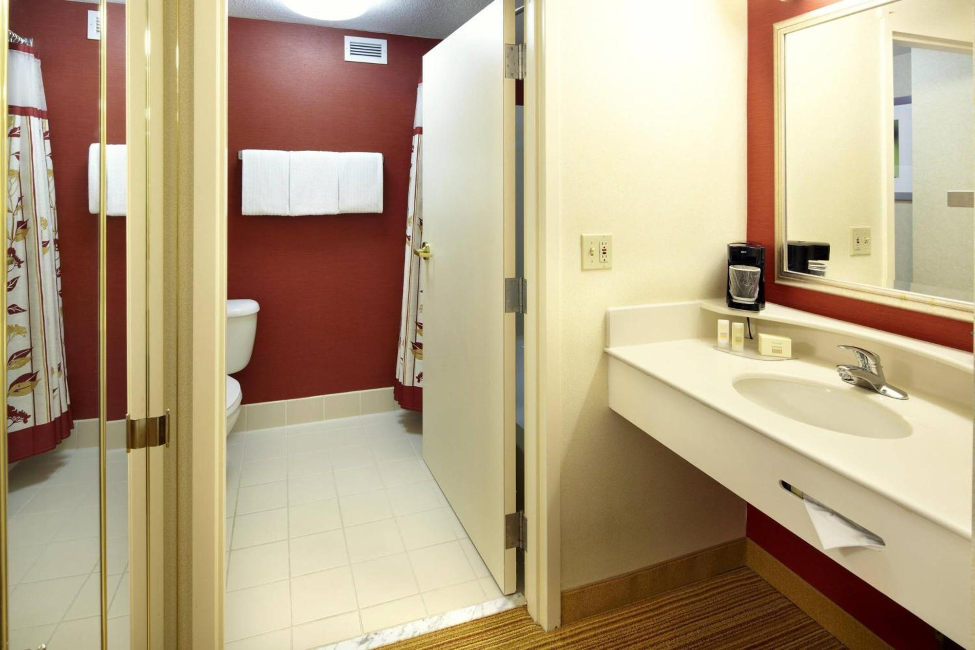 Courtyard By Marriott Toronto Mississauga/Meadowvale Otel Oda fotoğraf